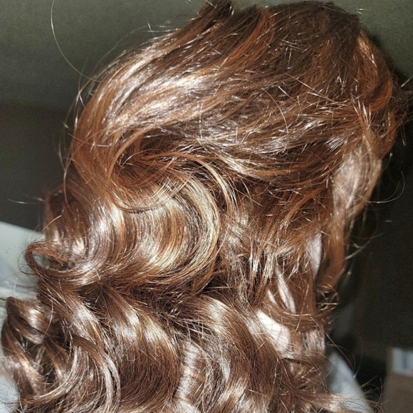 NWT Raquel Welch Celebrity wig-Glazed Mahogany(Discontinued) 100% handtied - Picture 3 of 8